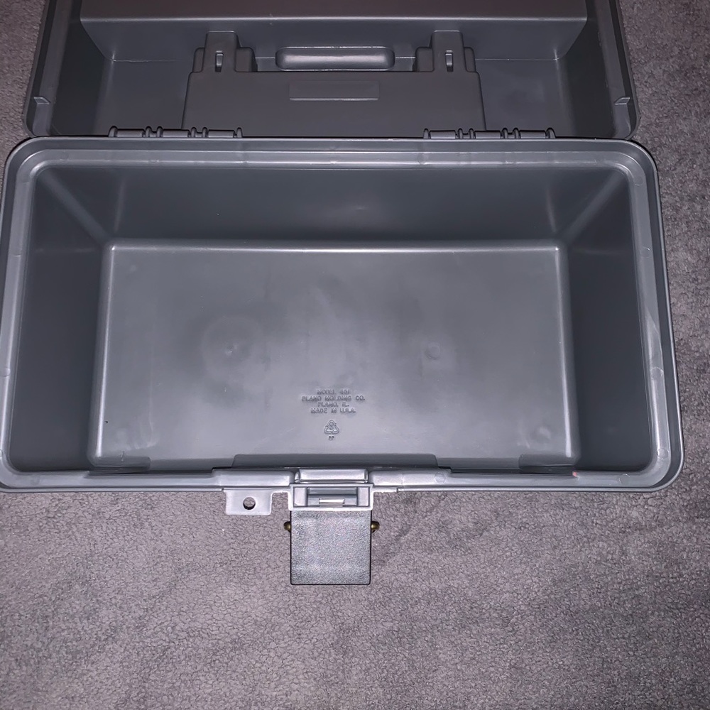 Great Removable Stowaway Utility Box - Picture 3 of 7